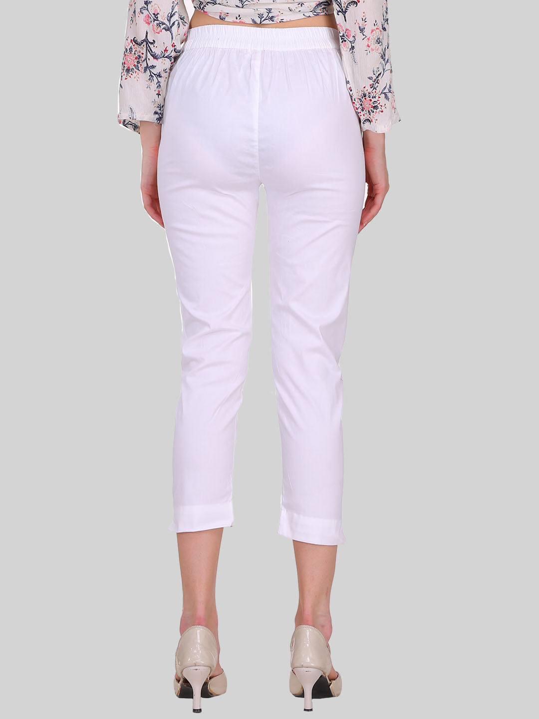 Saundarya Women’s Cropped Cotton Pants; White