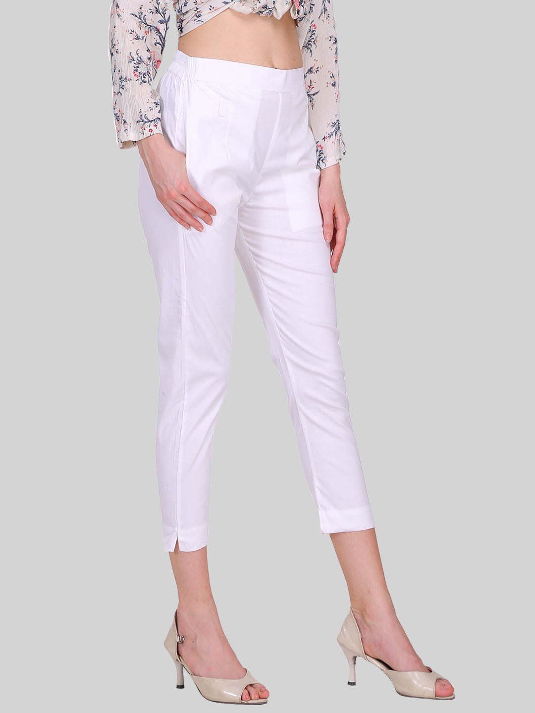 Saundarya Women’s Cropped Cotton Pants; White