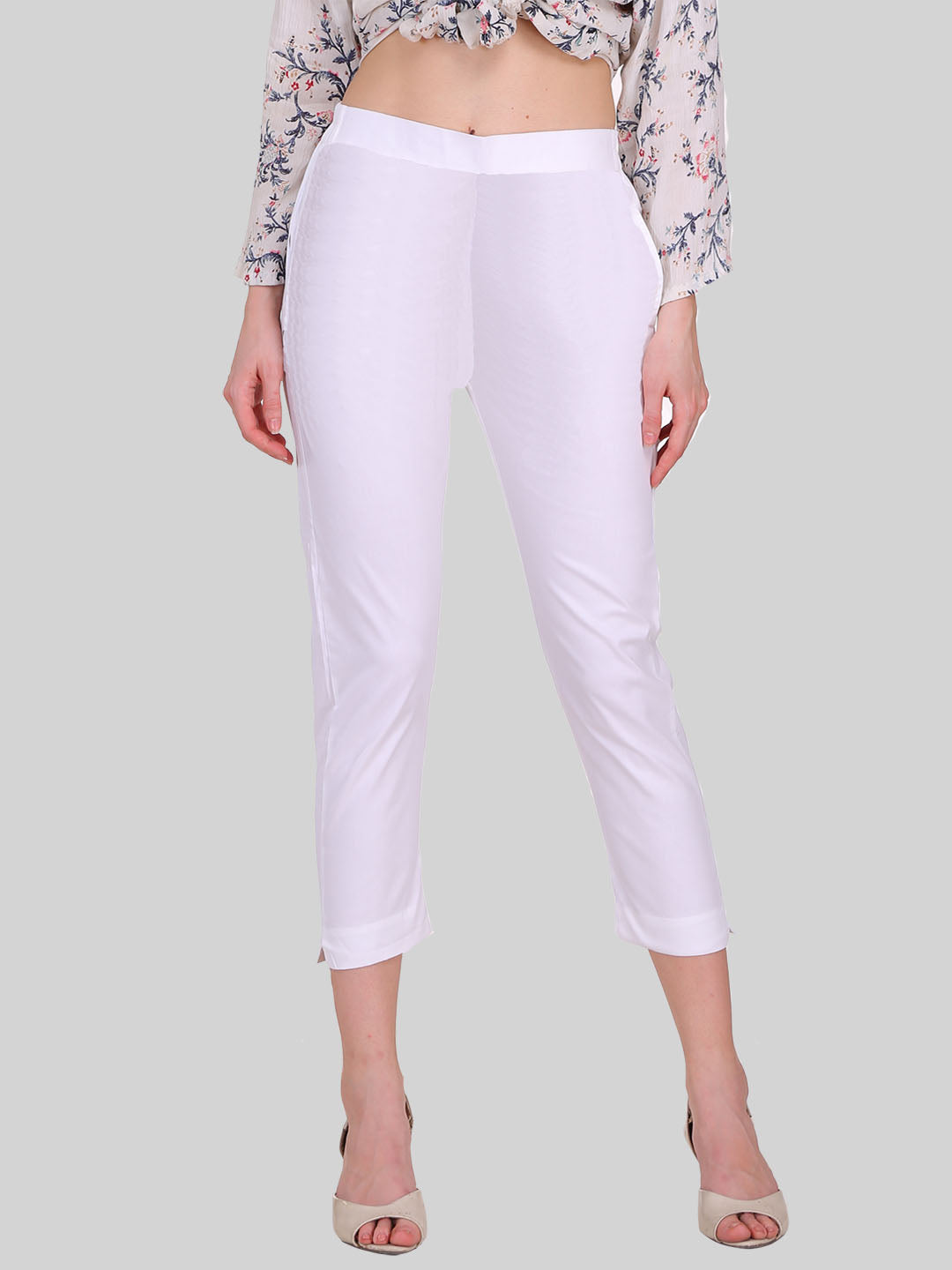 Saundarya Women’s Cropped Cotton Pants; White