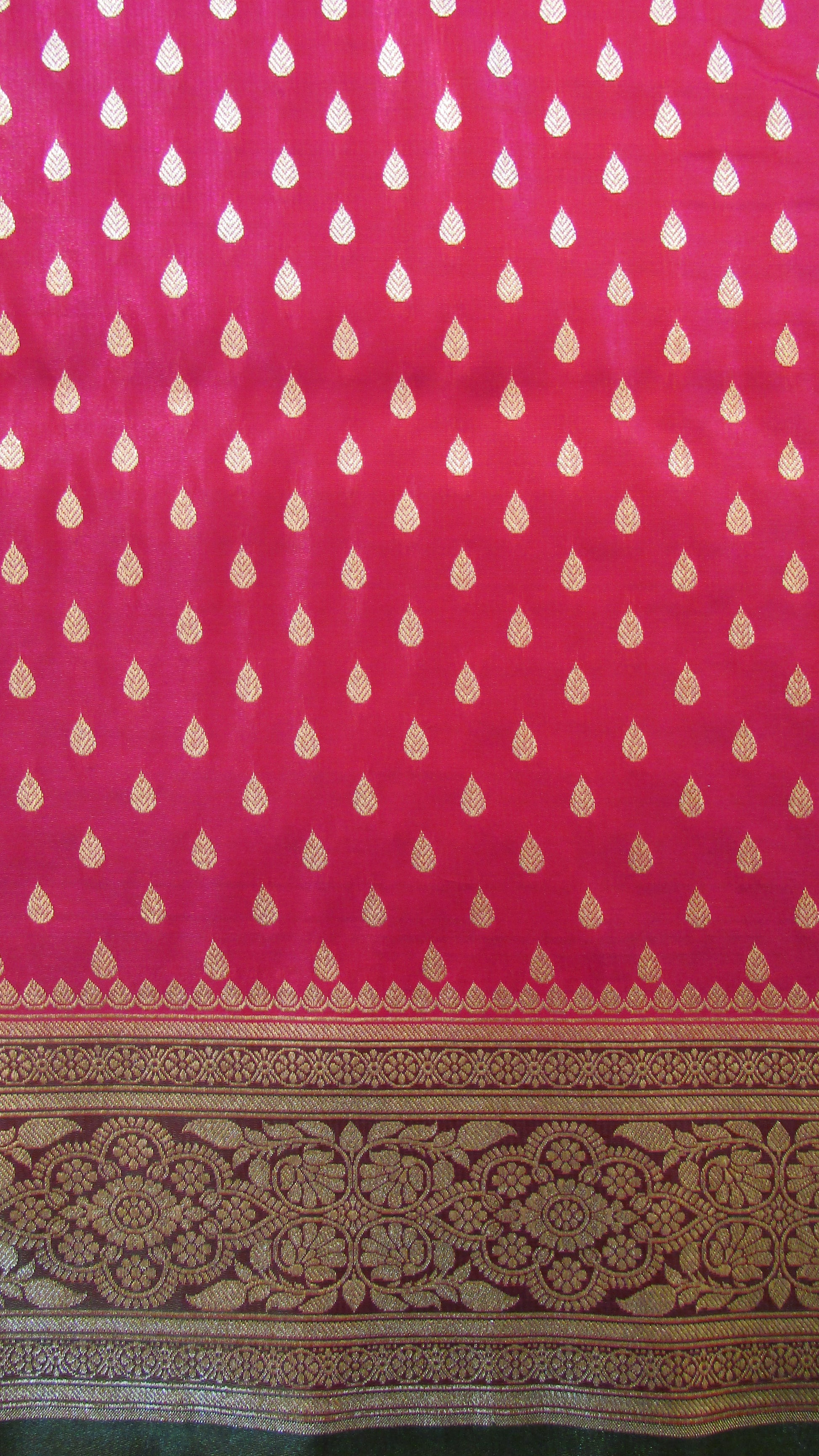 Saugandh Women's Magenta Banarasi Silk Saree by Saundarya