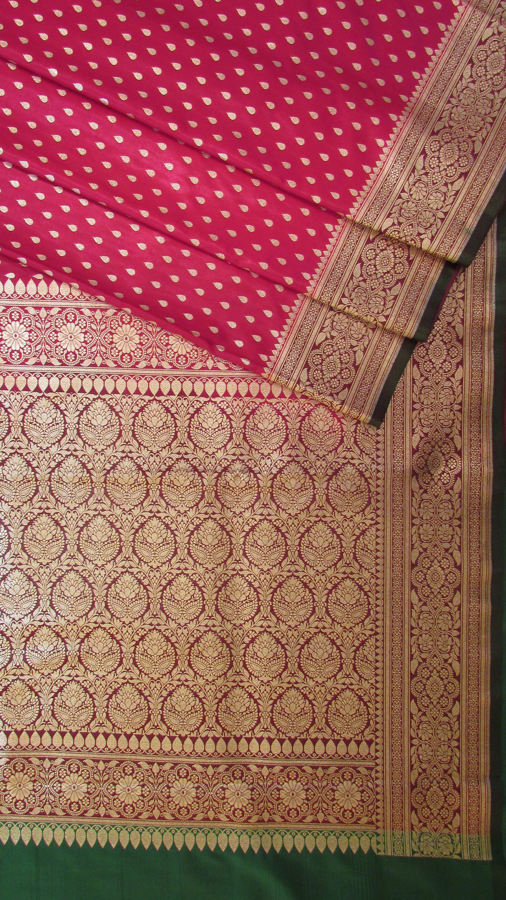 Saugandh Women's Magenta Banarasi Silk Saree by Saundarya