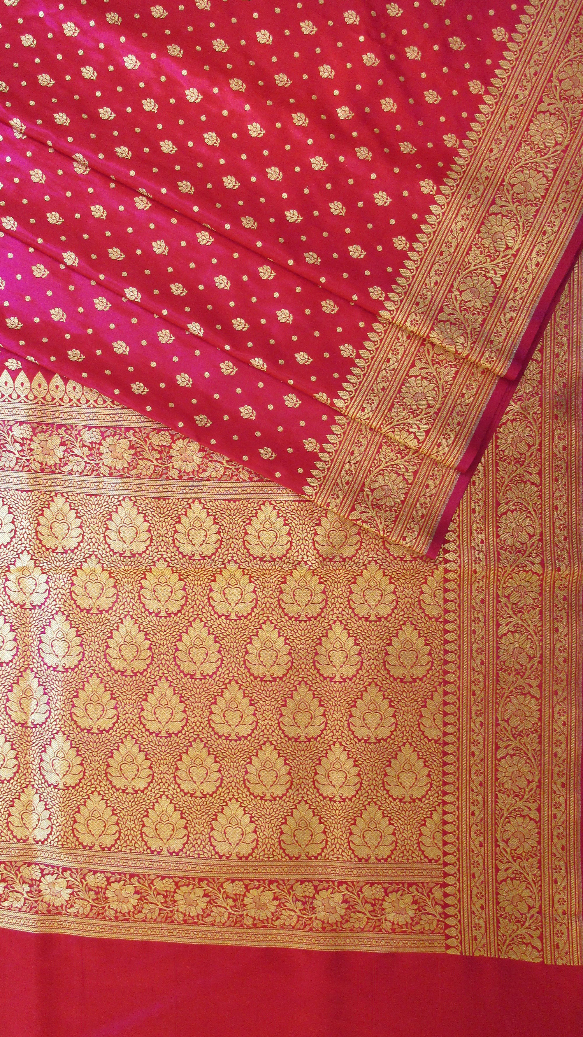 Saugandh Women's Magenta Banarasi Silk Saree by Saundarya