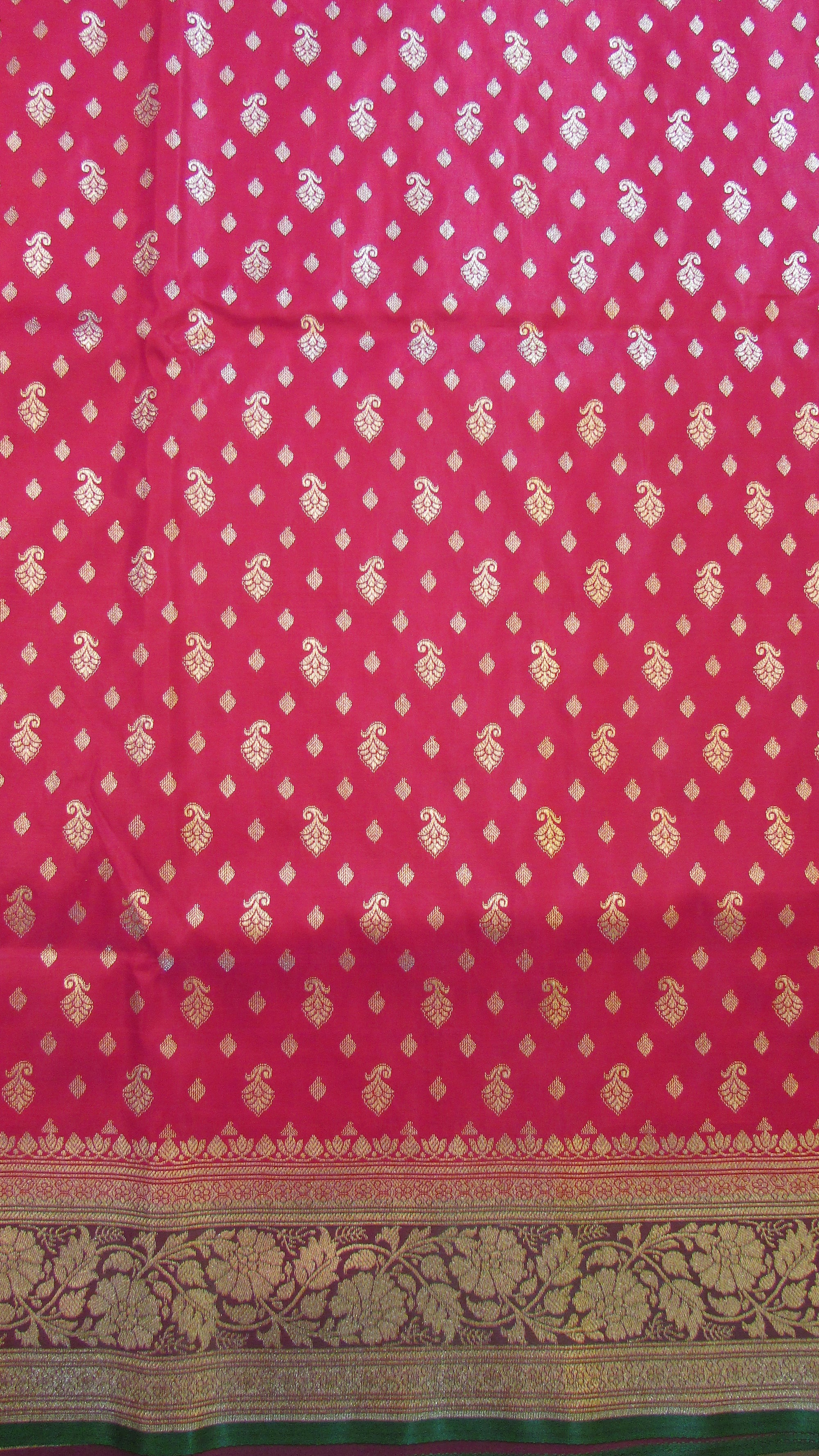 Saugandh Women's Magenta Banarasi Silk Saree by Saundarya