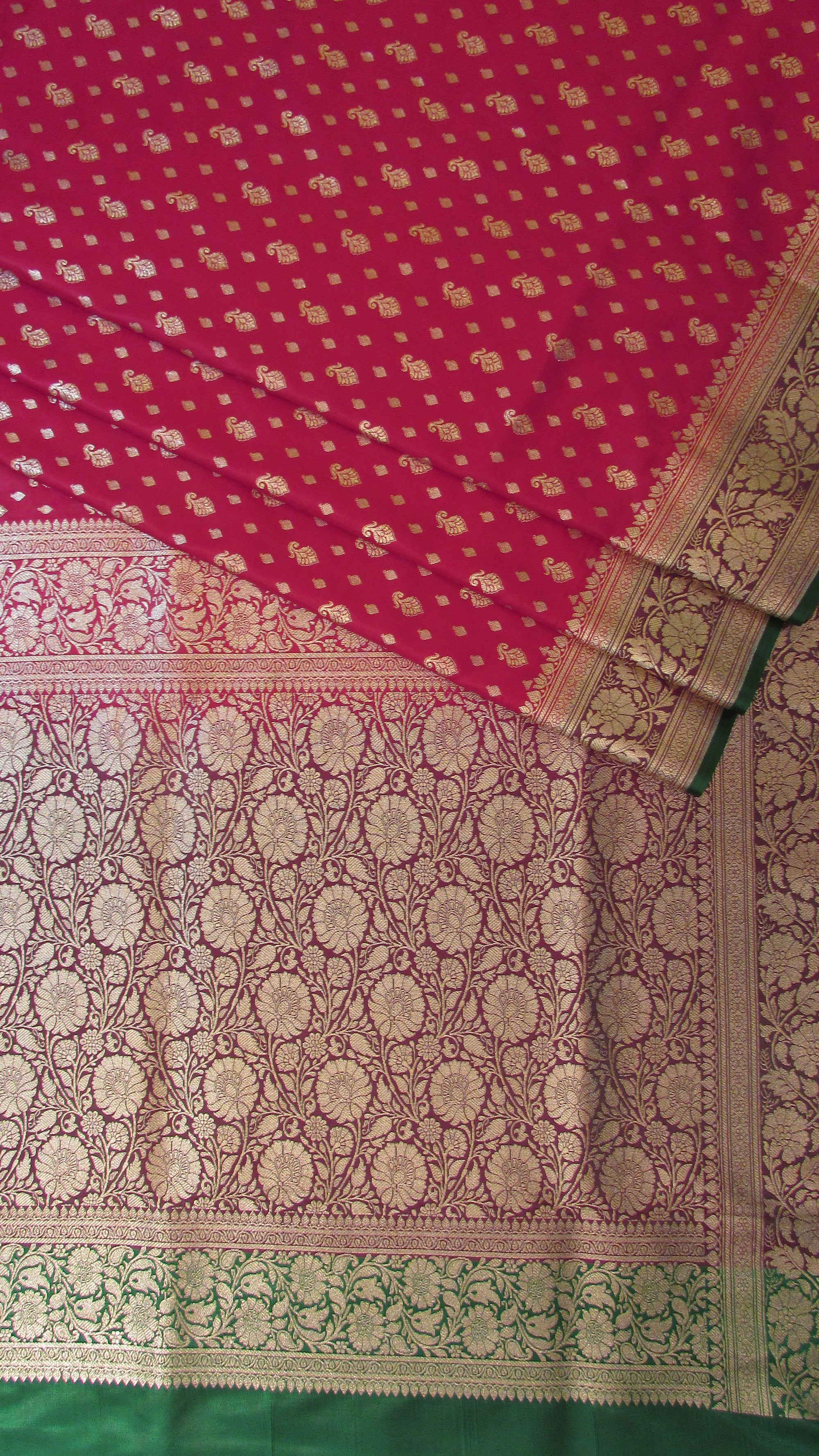 Saugandh Women's Magenta Banarasi Silk Saree by Saundarya