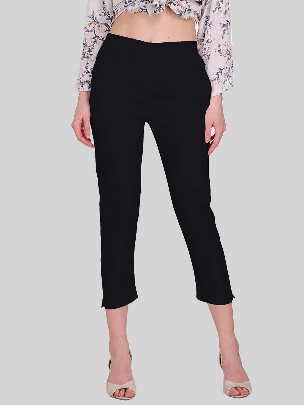 Saundarya Women’s Cropped Cotton Pants; Black