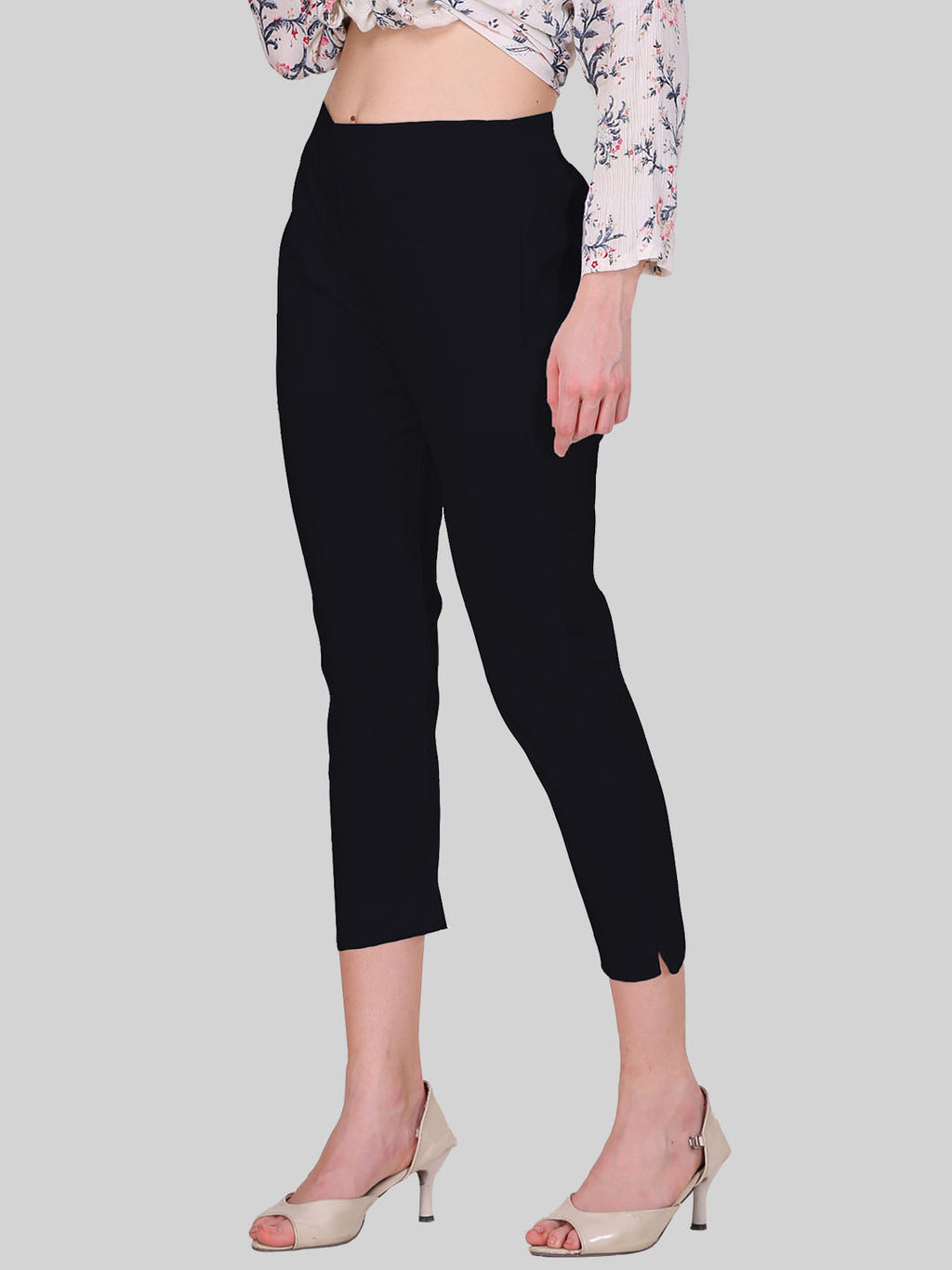 Saundarya Women’s Cropped Cotton Pants; Black